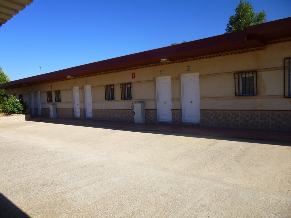 Alojamiento Rural Los Delfines Valdepeñas Exteriör bild